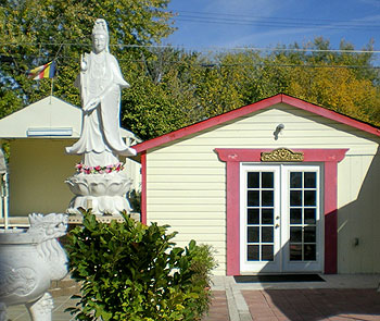 The Boise, Idaho Vietnamese temple where Treasure Valley Dharma Friends meet. The Quan Yin statue is a recent addition.