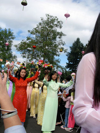 Lotus flower procession honoring the Jade Buddha at Ngoc Son Tinh Xa, Portland. Photo: Jacqueline Mandell.